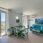 Residenza Garibaldi Vista Mare * Ла-Маддалена