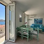 Residenza Garibaldi Vista Mare Апартаменты *